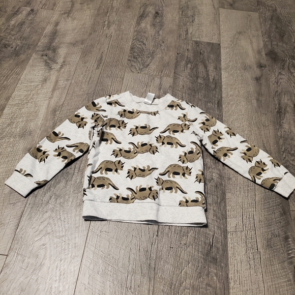 5T boys children's place and Carters tops - Picture 6 of 7